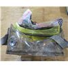 Image 2 : 3 SAFETY GLASSES, 2 PACKAGES TRIM RETAINERS (GM)