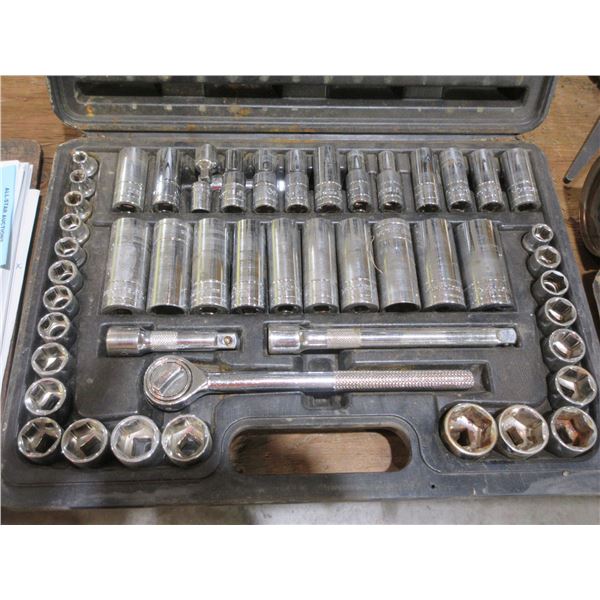 3/8" SOCKET SET (SAE & METRIC) & CASE