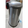Image 4 : STAINLESS STEEL STEP GARBAGE CAN (APPROX. 16"H X 11"W) & PAPER TOWEL HOLDER