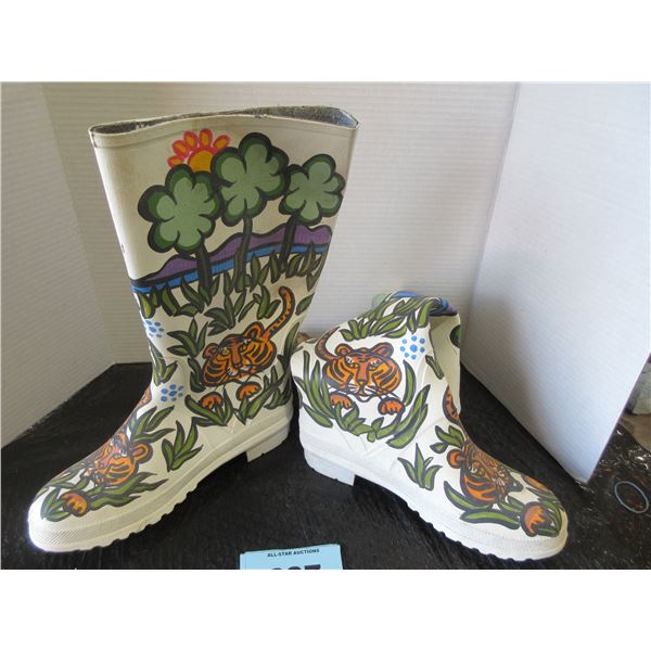 HAND PAINTED LADIES RUBBER BOOTS (SIZE 9)