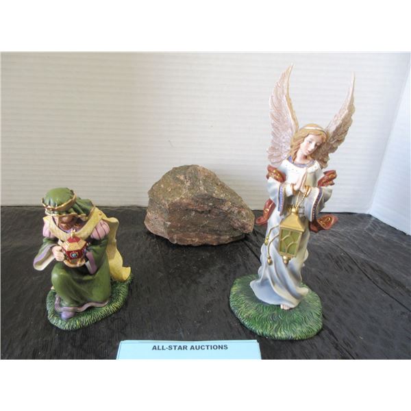 KING MELCHOIR & ANGEL OF LIGHT THOMAS KINKADE ORNAMENTS C/W CERTIFICATE