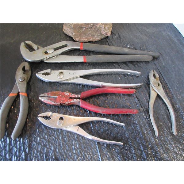 6 - PLIERS