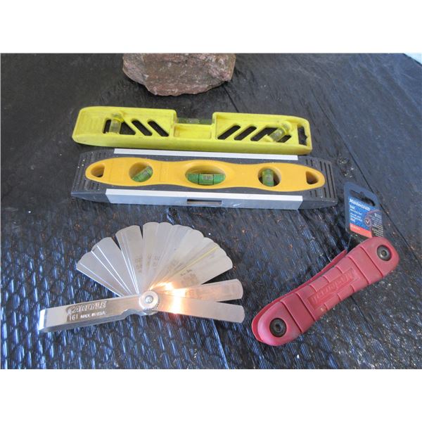 2 LEVELS, HEX KEY SET & ??? GAUGE