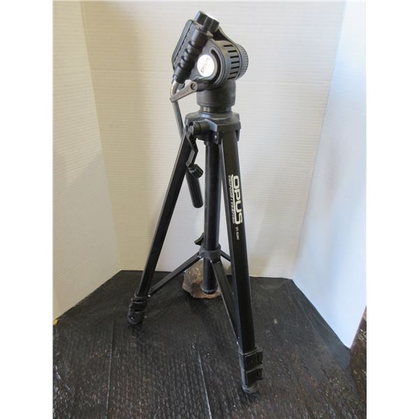 OPUS TRIPOD