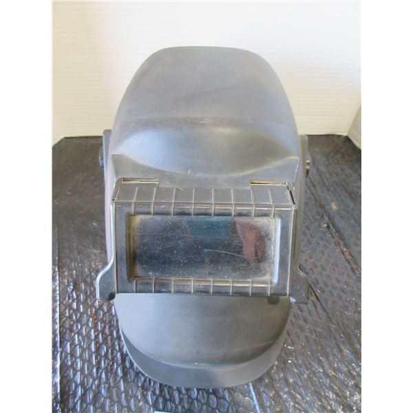 WELDING HELMET