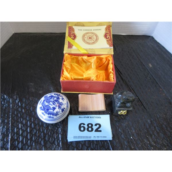 CHINESE ZODIAC TIGER ORNAMENT IN BOX