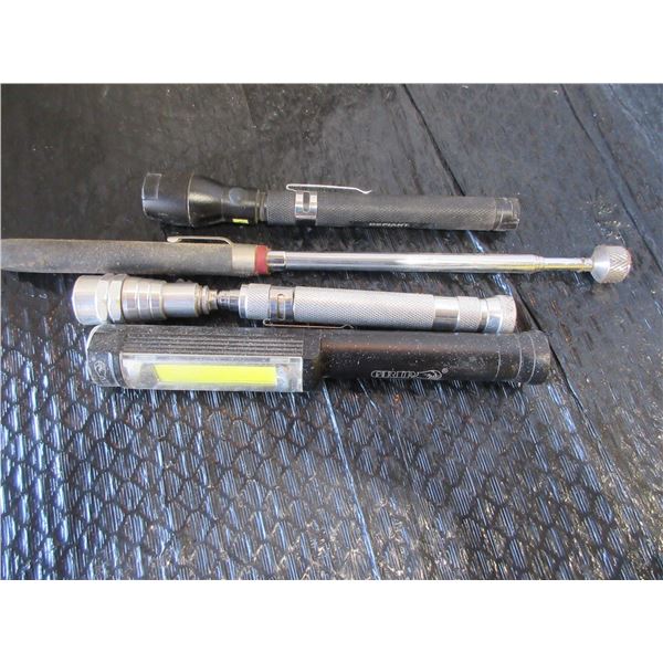 MAGNETIC TOOL & 3 FLASH LIGHTS