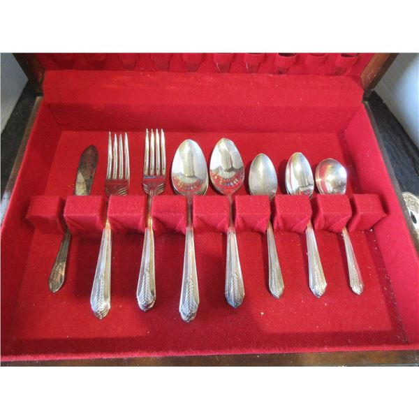 SILVERWARE CHEST C/W SILVERWARE (ROGERS BROTHER WHEAT DESIGN (6 PLACE SETTING PLUS EXTRAS)