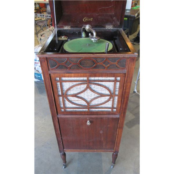 COLLECTABLE:  EDISON RECORD PLAYER, NEEDLES, & EDISON THICK RECORDS