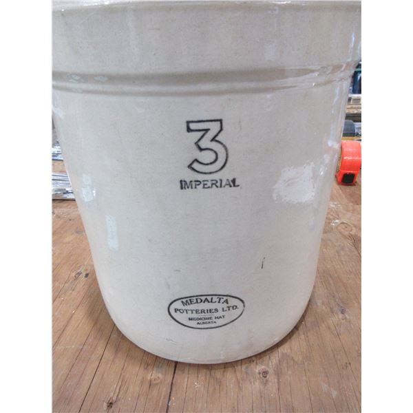 ANTIQUE:  MEDALTA 3 GALLON CROCK