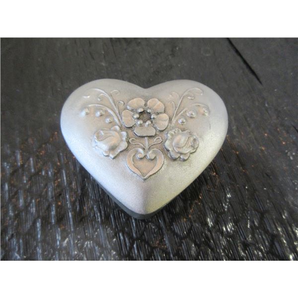 COLLECTABLE:  MUSIC BOXES OF THE WORLD "YANKEE DOODLE DANDY"