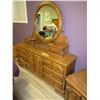 Image 8 : 4 PIECE OAK BEDROOM SUITE