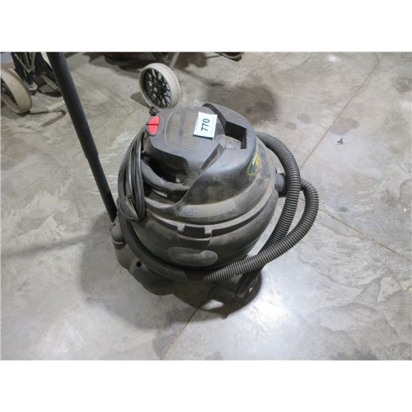 SHOP VACUUM 13 GALLON 6.5 HP & HOSE