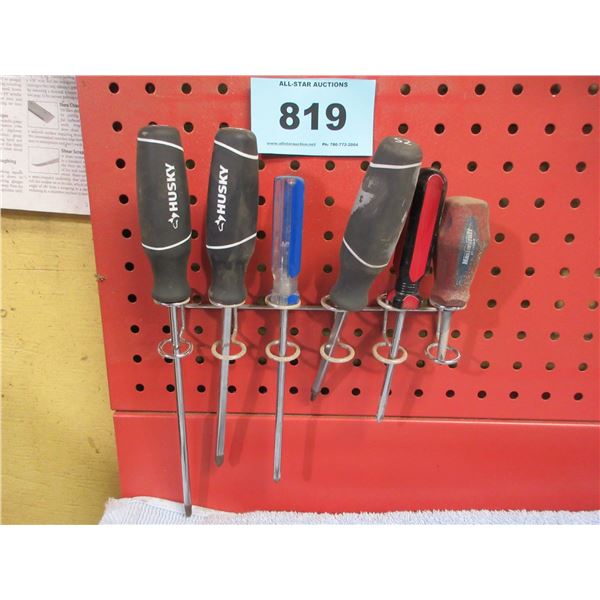 APPROX. 6 ASSORTED SCREWDRIVERS & HOLDER (PHILLIPS/STAR)