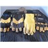 Image 1 : 4 PAIR OF LEATHER GLOVES