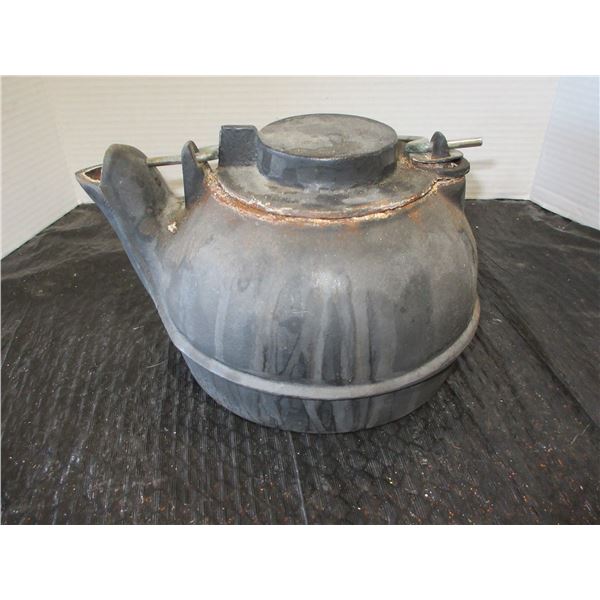 COLLECTABLE:  CAST IRON KETTLE