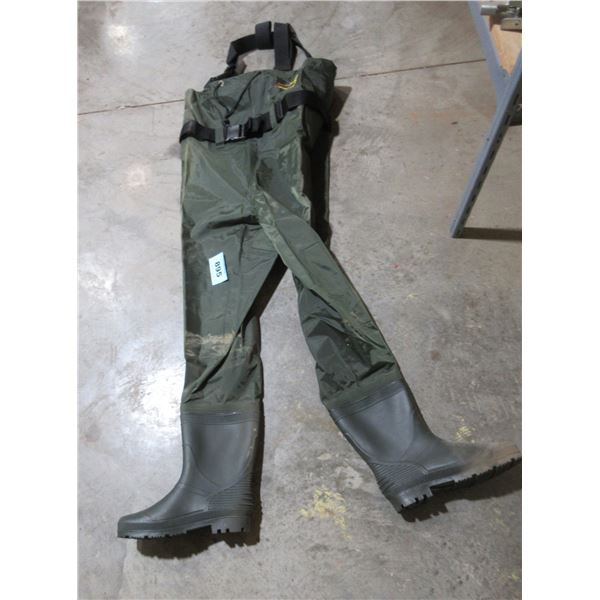 NEW:  BUSHLITE OUTDOOR HIP WADERS (SIZE 11)