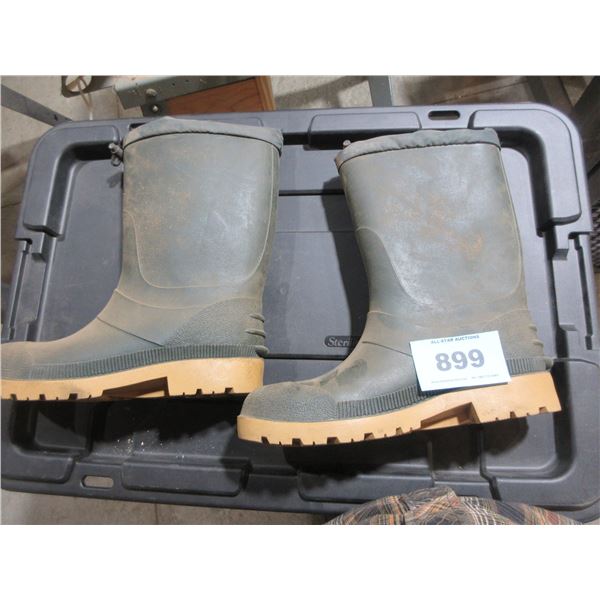 LIKE NEW:  INSULATED RUBBER BOOTS (SIZE 11)
