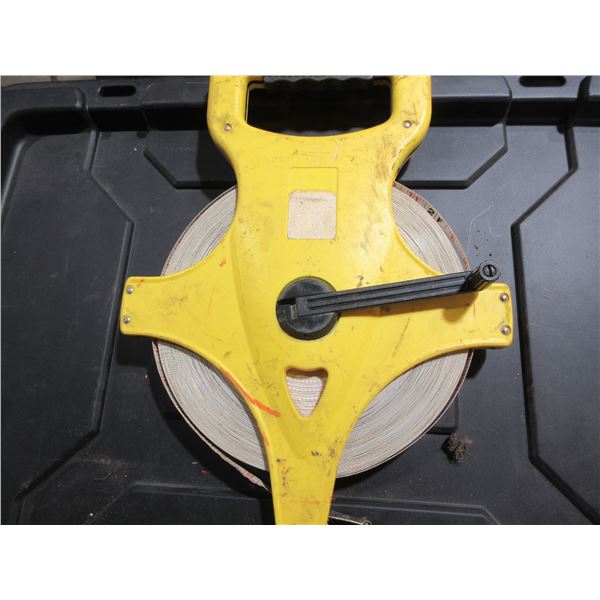 BENCHMARK 300' TAPE MEASURE