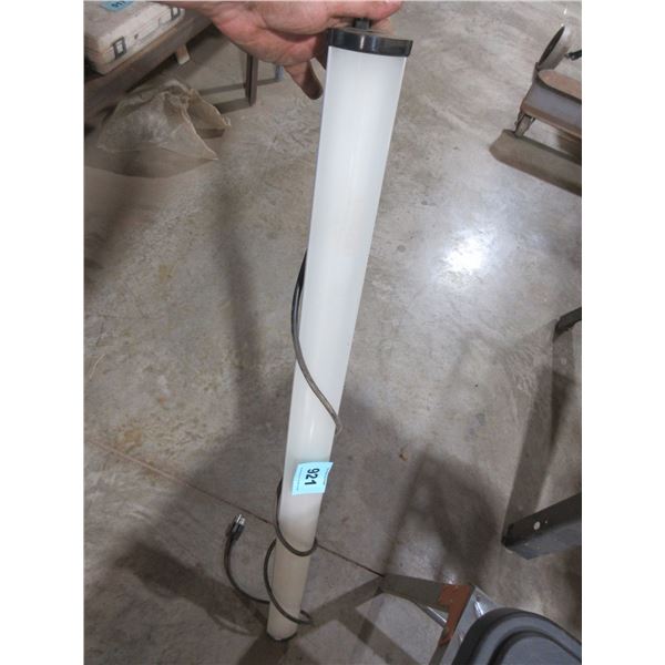 APPROX. 4' FLUORESCENT WORK LIGHT (110 VOLT)