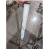 Image 1 : APPROX. 4' FLUORESCENT WORK LIGHT (110 VOLT)