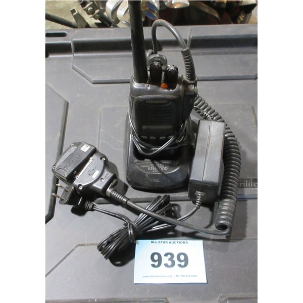 HAND HELD RADIO & CHARGER