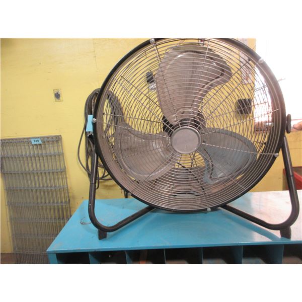 INDUSTRIAL FAN (APPROX. 20" D) (WORKING)