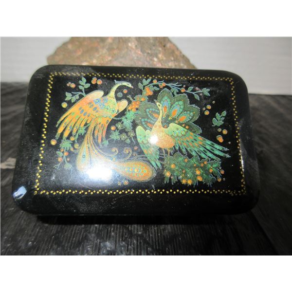 COLLECTABLE:  MUSIC BOXES OF THE WORLD - RUSSIA "LARAS THEME"