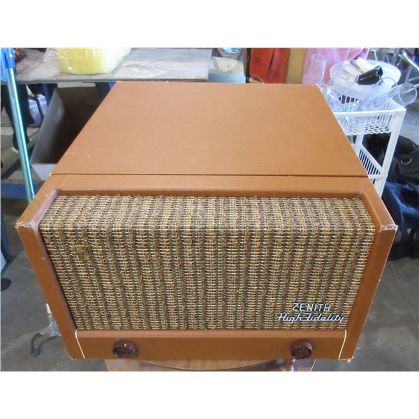COLLECTABLE:  ZENNITH PORTABLE RECORD PLAYER