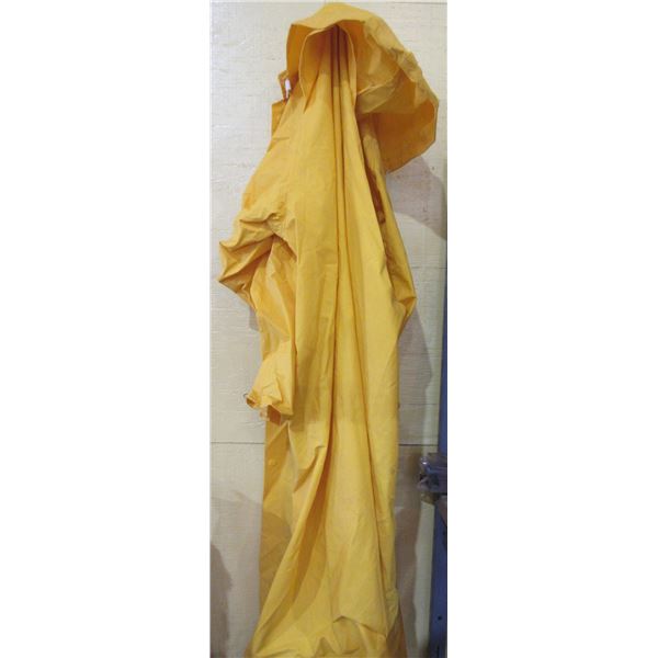 NEW:  RAIN COAT (SIZE LARGE)