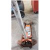 Image 3 : 2 1/4" TON HYDRAULIC FLOOR JACK (WORKING)