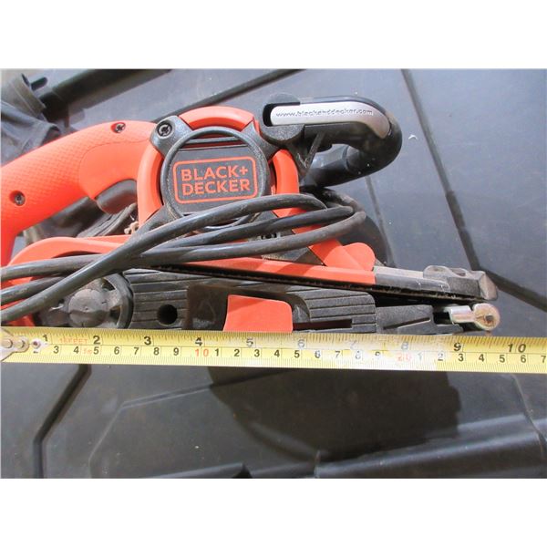 BLACK & DECKER BELT SANDER & DUST BAG