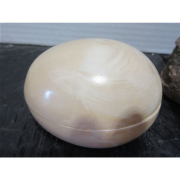 COLLECTABLE:  MUSIC BOXES OF THE WORLD - ITALY "AWE MARIA"