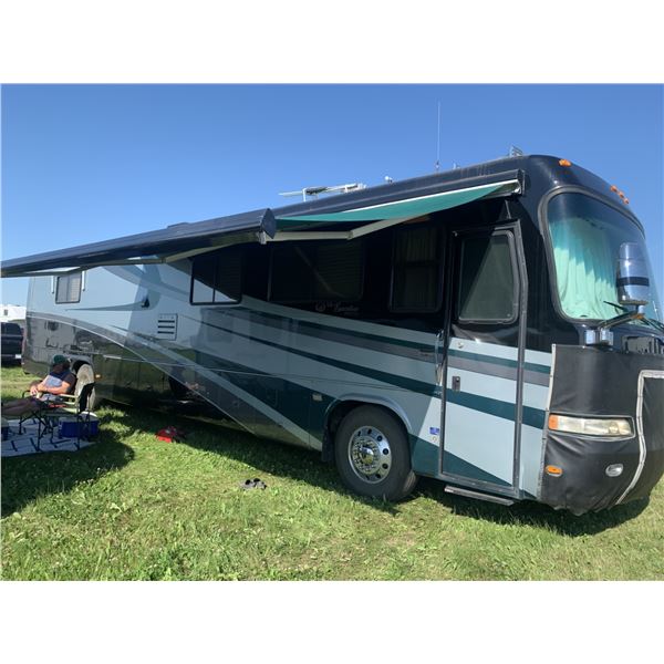 LOCATED IN SLAVE LAKE:  2002 MONACO EXECUTIVE 45' MOTORHOME