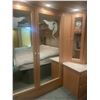 Image 29 : LOCATED IN SLAVE LAKE:  2002 MONACO EXECUTIVE 45' MOTORHOME