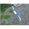 Image 3 : BLUE & WHITE 2 WHEEL SCOOTER