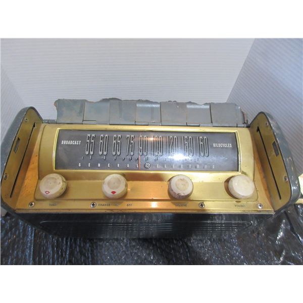 PORTABLE RADIO