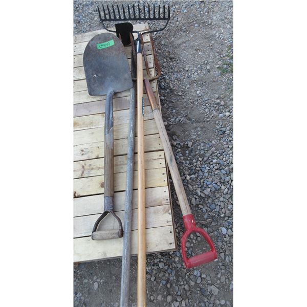 5 UTILITY TOOLS (RAKE, HOE, FORK, SLEDGE HAMMER, SPADE)