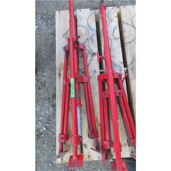 2 PIPE STANDS (TELESCOPIC & FOLD UP)