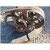 Image 3 : VINTAGE:  WINDMILL GEAR DRIVE & WOOD SLAB