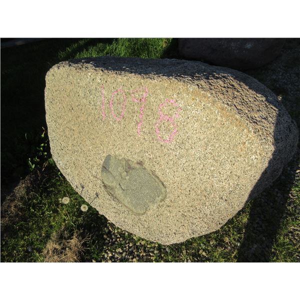 APPROX. 3' X 4' X 2.5' WHITE & GREY ROCK (ONE SIDE FLAT)