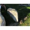 Image 3 : APPROX. 3.5' X 2' X 2.5' WHITE & GREY ROCK (ONE SIDE FLAT)