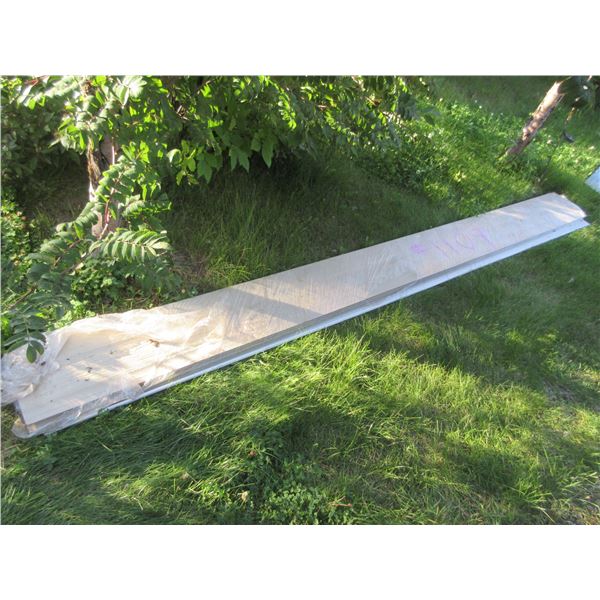 3 PIECES TAN WOOD TEXTURE SIDING & 1 PIECE WHITE VINYL SIDING (APPROX. 12' X 1')