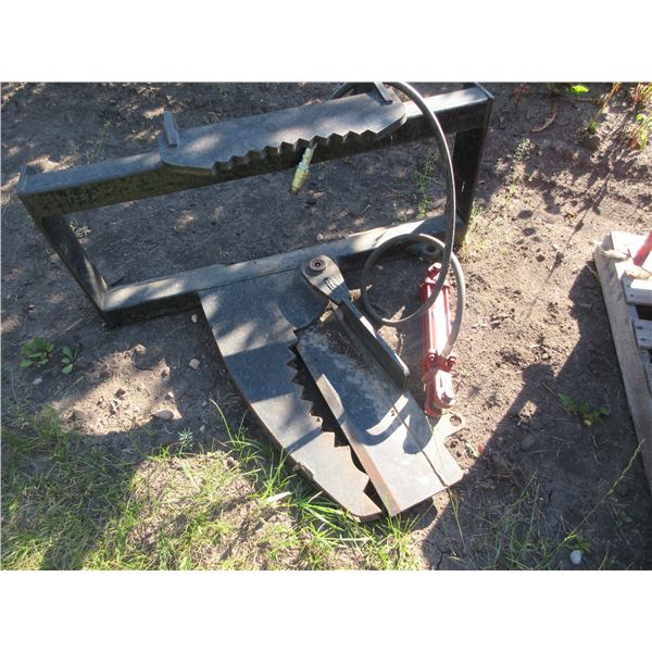 APPROX. 16' METAL HYDRAULIC TREE SHEAR (MISSING HOSE) ON HYDRAULIC RAM