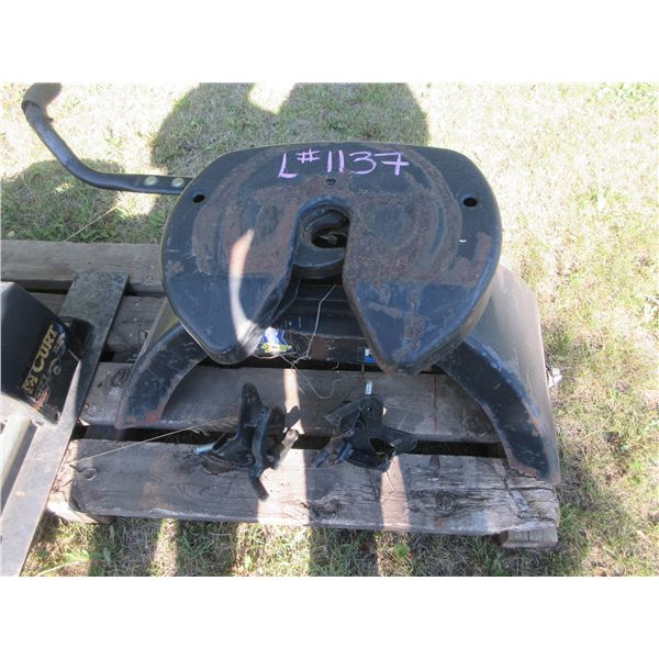 18K REESE FIFTH WHEEL HITCH; SIGNATURE SERIES; INCOMPLETE