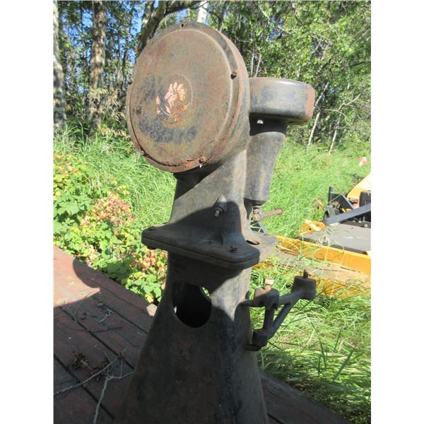 COLLECTABLE:  CREAM SEPARATOR BASE (F3)