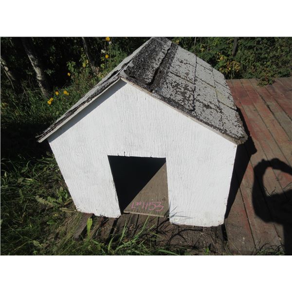 DOG HOUSE (APPROX. 40"L X 3'W X 3'H)