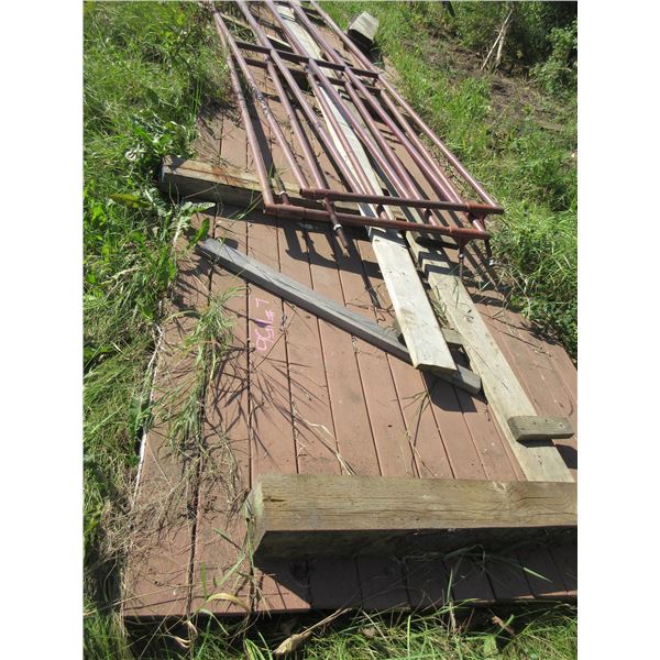 COMPOSITE PVC DECK (APPROX. 6.5' X 18.5') & PLANKS