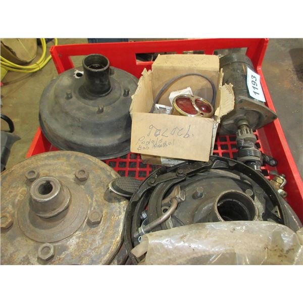 TRAY OF VINTAGE CAR PARTS (STARTER, HUBS, ETC)