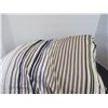 Image 1 : KING SIZE BROWN STRIPE DUVET COVER